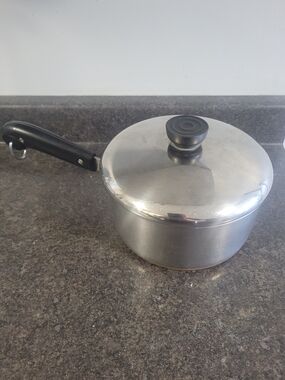 Revere Ware 2 Quart Pot Pre 1968 - 1801